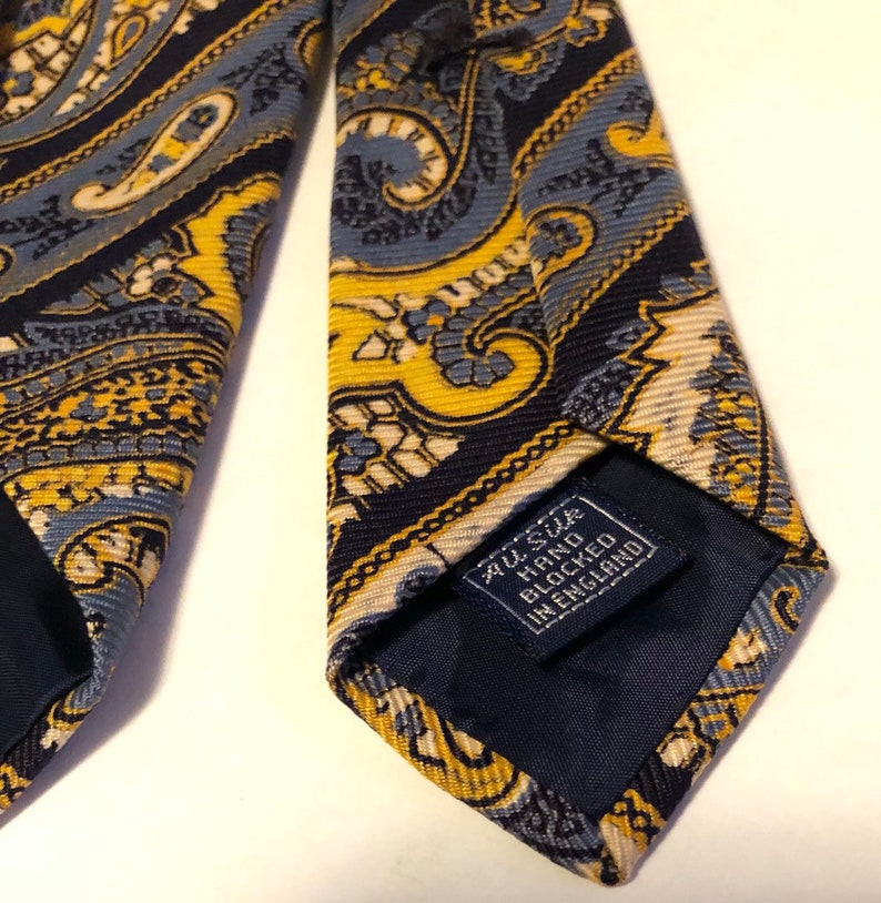 Sacks Fifth Avenue Men/'s Vintage Necktie Blue-Yellow-Paisley 4width Silk
