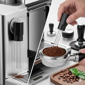 Peut inclure: Un outil de distribution de café noir avec de fines aiguilles est utilisé pour briser les mottes de café moulu dans un porte-filtre. L'outil est à côté d'une machine à expresso en acier inoxydable. Des grains de café et un plateau en bois sont également visibles.