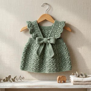Patroon schort voor gehaakt babymeisje | Strikjurk, fladderende bandjes (pdf-download)