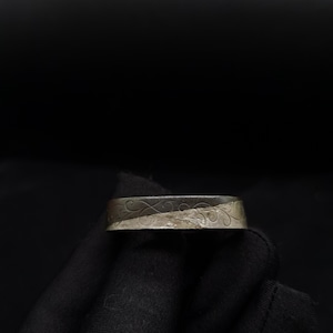 Japanese Karakusa Scroll Pattern Single Fuchi for Katana Wakziashi Edo Period Antique F020