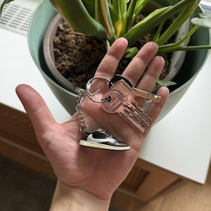 トラヴィススコット キーチェーン Travis Scott Keychain - Etsy