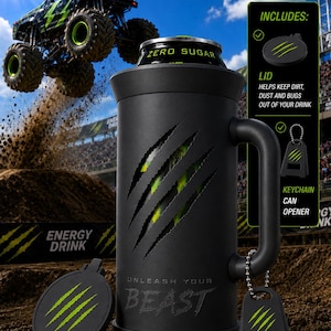 Puede incluir: Un enfriador de latas aislado en negro mate con asa, que presenta tres marcas de garras diagonales que revelan un interior verde. El texto dice "UNLEASH YOUR BEAST" y "ZERO SUGAR". Incluye una tapa circular y un llavero abridor de latas.