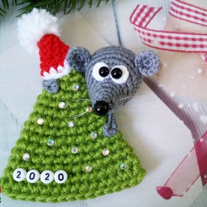 225 Crochet Pattern - Mouse on a Christmas Tree  - Amigurumi PDF file by Knittoy Etsy