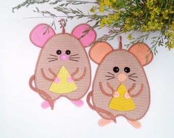Crochet Rat Potholder Pattern – Easy Amigurumi Mouse Decor (PDF Pattern) [240 Zabelina]