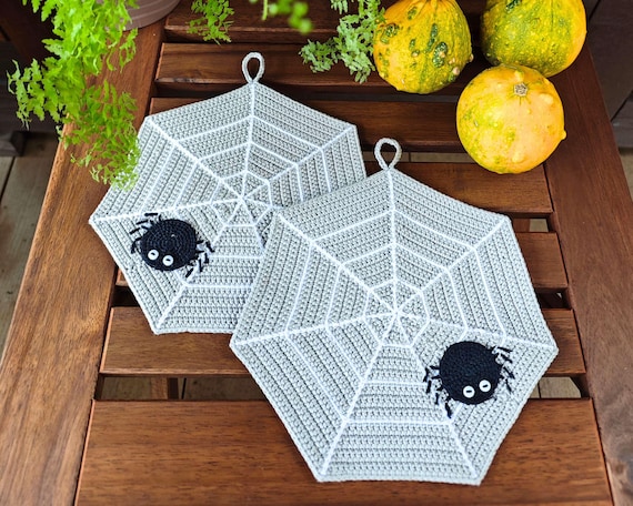 Crochet Spider Web Pattern – Halloween Placemat, Potholder (PDF Pattern) [264 Zabelina]
