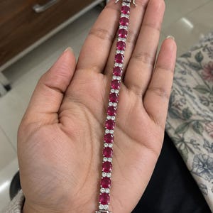 Pulsera de oro blanco de 18 quilates con rubí natural y diamantes de talla ovalada de 24,00 quilates (certificada por IGL).