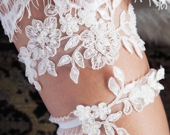 Wedding Garter Bridal Garter Set Lace Garter - Rustic Garter Boho Garter Belt - Ivory Flower Garter Vintage Inspired Lace Garter