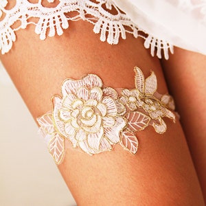 Jixista Bridal Garter Western Wedding Bride Garter Belt Lace Flower Bridal Foot Decor Floral Ornaments Lace and Ribbon Bow Design Elasticated Garter Wedding Favour Bride to Be Hen Party Night A 