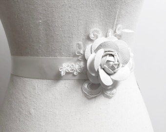 Vintage White Ivory Floral Sash Belt Bridal Dress Sashes Belt - Rustic Boho Wedding Bridal Shower Gift Ribbon Flower Belt