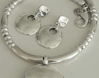 Hammered Disc Pendant Necklace: Sterling Silver Plated, Modern Style