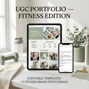 Può includere: Un modello di portfolio di fitness digitale con il testo "UGC PORTFOLIO - FITNESS EDITION". L'immagine mostra un tablet e uno smartphone che visualizzano contenuti relativi al fitness. Sono visibili anche un manubrio, una bottiglia d'acqua e altri accessori per il fitness.