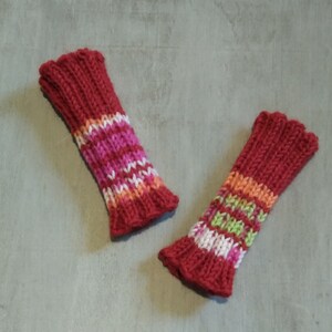 Wrist warmers Cuffs Wristlet Red mix multicolor Womens Girsl Boys warm soft cozy wool pulse warmers Hand knitted Handmade in FINLAND