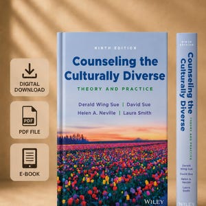 Op de afbeelding: De negende editie van het tekstboek Counseling the Culturally Diverse: Theory and Practice door Derald Wing Sue, David Sue, Helen A. Neville en Laura Smith, met een omslagafbeelding van een kleurrijk tulpenveld bij zonsondergang, uitgegeven door Wiley.