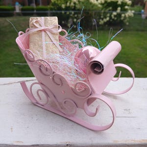 Decoración de trineo rosa, pequeño, estilo shabby chic, con volutas, DIY, pintado a mano, estilo navideño vintage, artesanía floral, decoración del hogar, 15 x 10 cm