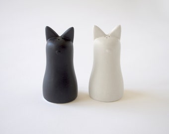 Shio Kosho Salt and Pepper Shakers - Gloss Black and White