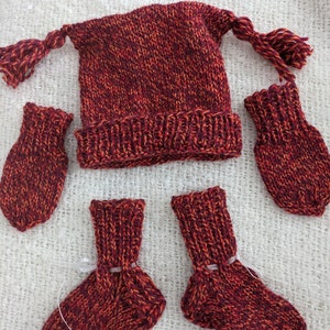 Baby hat, mittens and socks