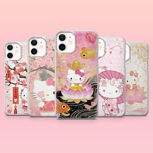 Puede incluir: Una colecci&oacute;n de cinco fundas para tel&eacute;fonos con dise&ntilde;os de Hello Kitty. Las fundas muestran varios motivos florales rosas y dorados e inspirados en Jap&oacute;n, incluyendo flores de cerezo, peces koi y personajes de Hello Kitty en diferentes poses.