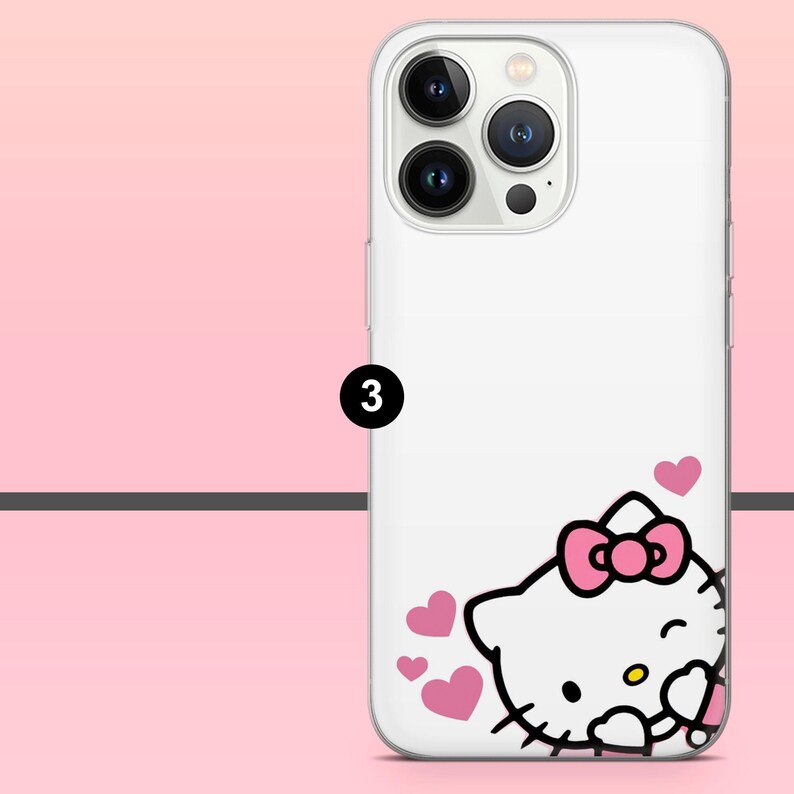 Puede incluir: Funda de tel&eacute;fono blanca con un dise&ntilde;o de Hello Kitty, con un lazo rosa y corazones. La funda tiene un borde transparente y cubre la parte trasera y los laterales del tel&eacute;fono. El gr&aacute;fico de Hello Kitty es en blanco y negro con un lazo y corazones rosas.