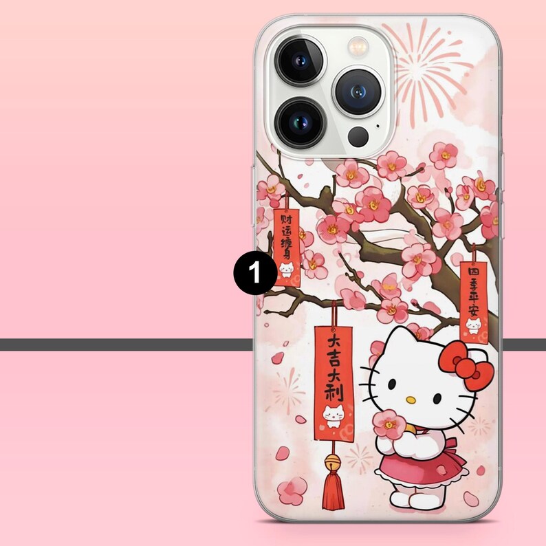 Puede incluir: Funda transparente para tel&eacute;fono con Hello Kitty en vestido rosa, sosteniendo una flor, bajo un cerezo en flor. El dise&ntilde;o festivo incluye caracteres chinos y un lazo rojo.