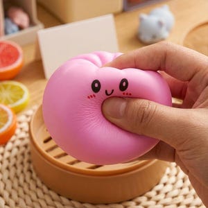 Dumpling Squishy-leksak med ångkorg | Kawaii Fidget Sensorisk Gadget (Åldrar 3+)