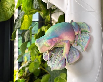 Gardyn Tree Frog on Leaf Decor / Decorative Gardyn Accessory / Includes Gardyn Cap / Hydroponic Indoor Gardyn Decor