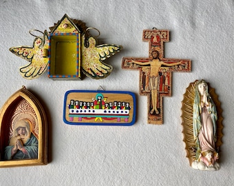 Religious Icons and decorations, Lot of 5 pieces, crucifix, colorful, Catholic, Last Supper, Mary,