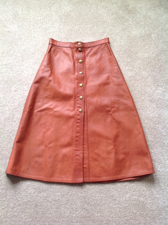 Leather A line skirt, small, rusty brown, riveted 