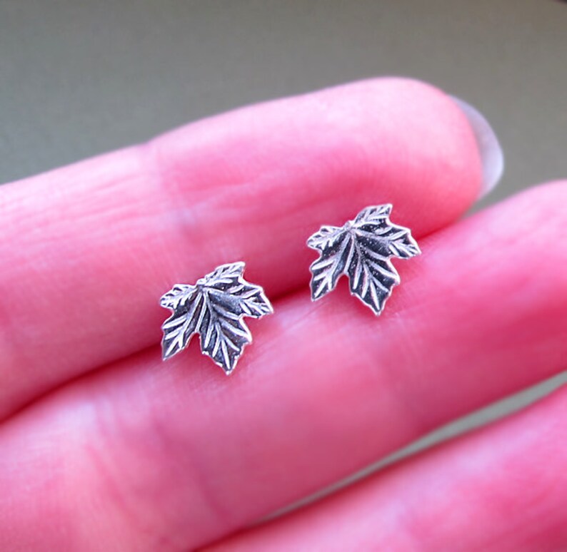 Maple leaf earrings studs Clearance