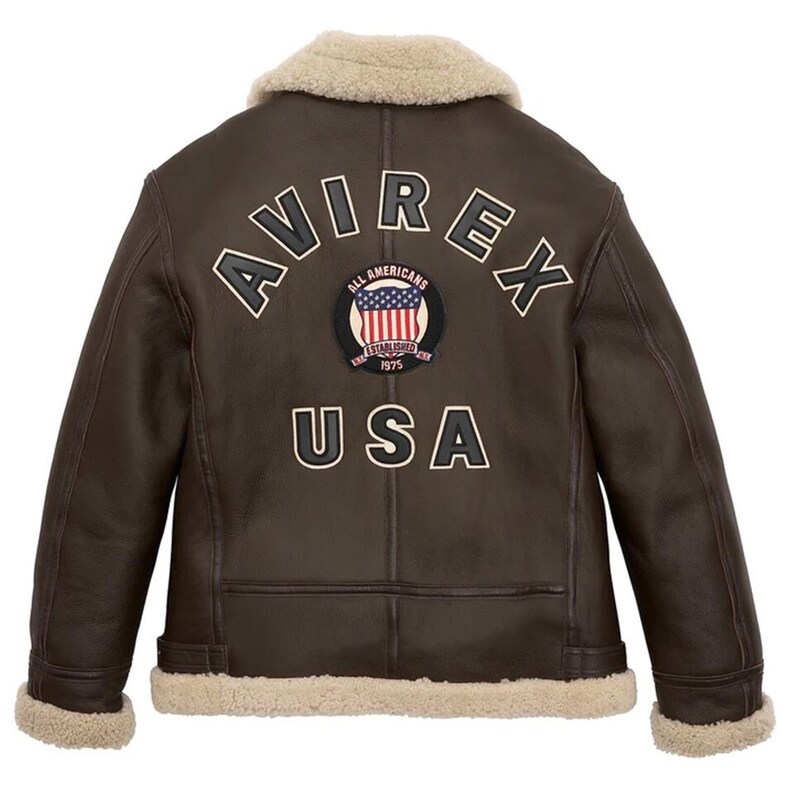 Fur collar buckle detail on men’s winter shearling leather jacket