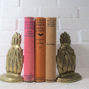 Brass Pineapple Bookends Pair // Vintage Set of Two Brass Bookends, Hollywood Regency Gold Metal Mid Century Modern Glam Artichokes