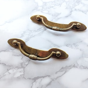 PAIR Mid Century Drawer Handles // Vintage of Brass Cabinet Pulls Modern Hollywood Regency Hardware 1950&#39;s 1960&#39;s Escutcheons Backplates