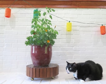 Vintage plantenstandaard op wielen // Plantenhouder met latten in mid-century stijl, plantentafel met wielen, grote plantenstandaard in moderne stijl