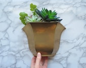 Vintage Brass Wall Pocket Vintage Hanging Wall-Mount Flower Pot, Succulent Container, Geometric Wall Vase Indoor Bohemian Hollywood Glam