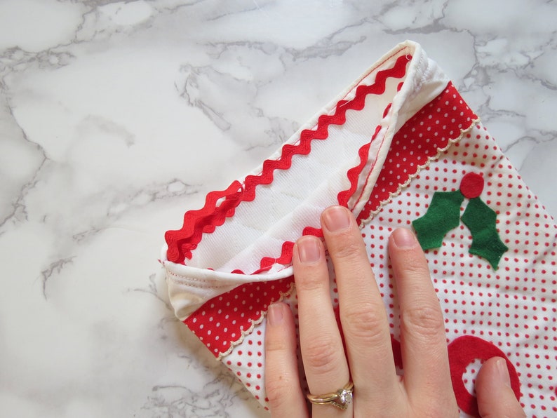 Parents' Stockings Pair // Vintage Mom and Dad Fabric Christmas Stocking Red Green White Kitsch Nostalgic Holiday Quilted Sewn 1970's 1980's image 9