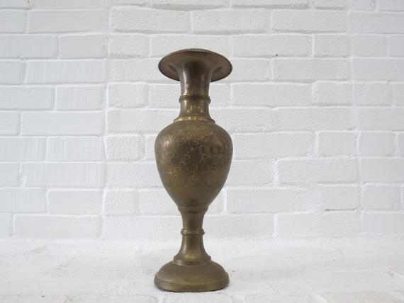 装飾的な金属製花瓶 真鍮製　中古品 大きな真鍮の花瓶 // ヴィンテージのエッチング加工を施した真鍮の彫刻