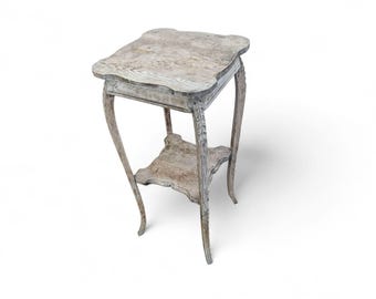 Table de bout ancienne en bois / vintage de style Louis XV, dépouillé de style rustique vieilli, table de bout avec support pour plante Lierre sculpté Province de France
