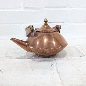 Tetera pequeña de cobre // Miniatura vintage de mediados de siglo, tetera personal para café y té, regadera para suculentas, México, cobre macizo