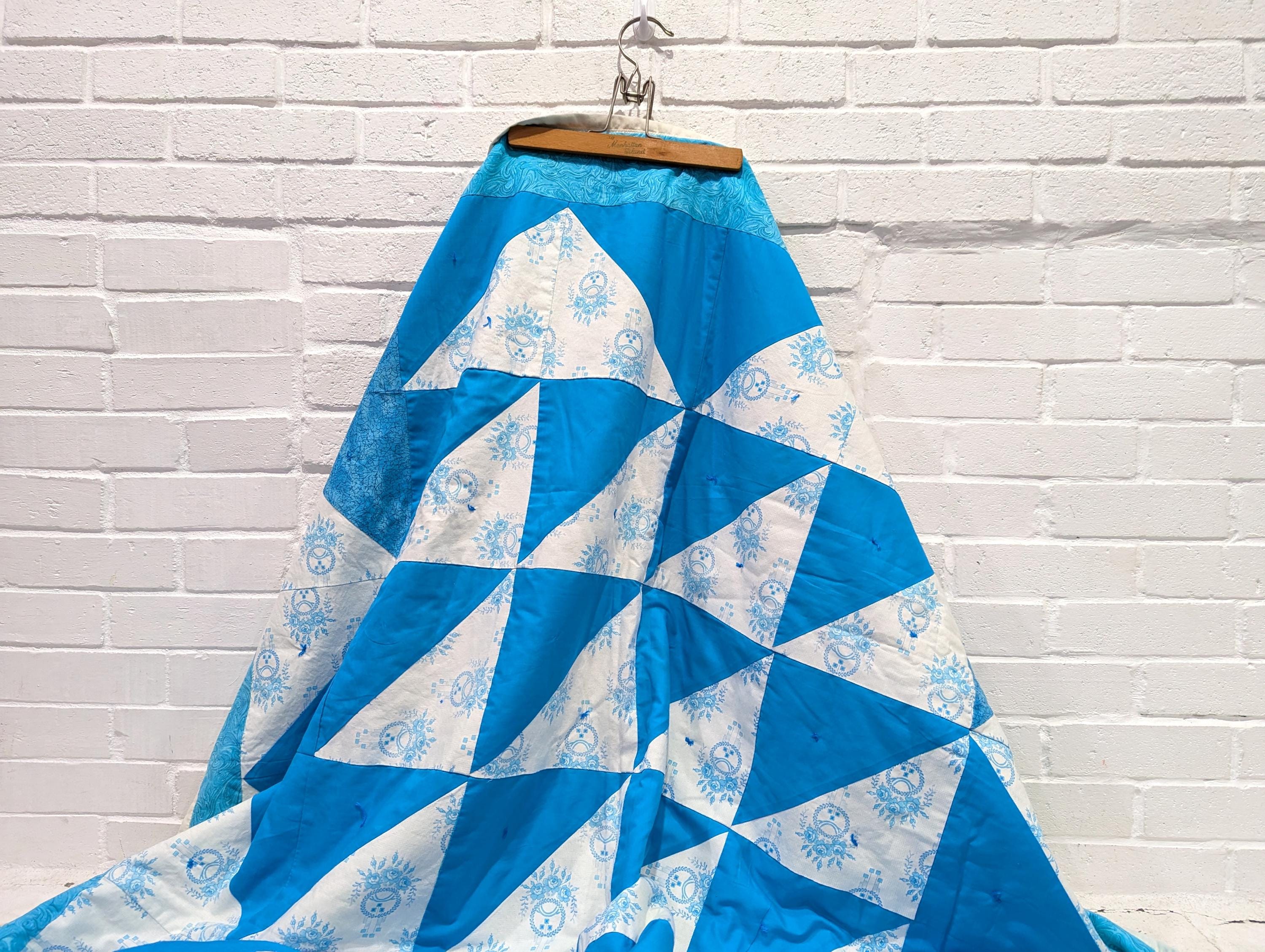 パッチワーク　キルトトップ　ハンドメイド　三角つなぎ パッチワーク キルトトップ ハンドメイド 三角つなぎ ハンドメイド 未