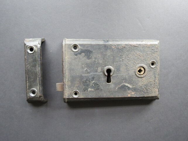Vintage Door Hardware Set // Reproduction Antique Style Etsy Vintage Door Hardware Set // Reproduction Antique Style Dramatic Gold Door Knobs with Large Iron Door Lock and Skeleton Style Key 1960's - Vintage Door Hardware Set // Reproduction Antique Style Etsy