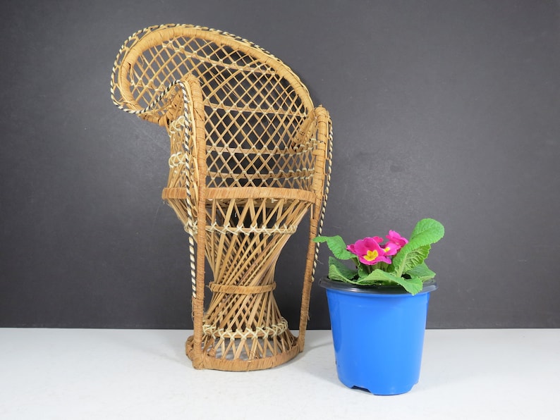 mini wicker chair