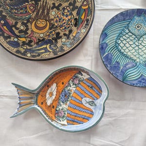 Vintage aardewerk visbord//Grieks eiland Skyros handgeschilderde muur hangende keramische plaat schaal keramiek volkskunst kustgalerij