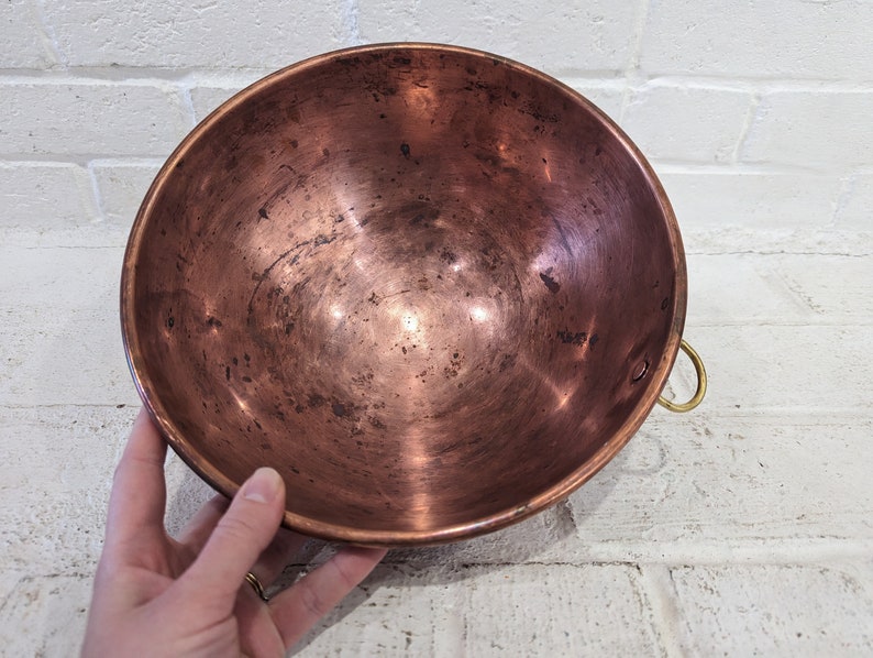 Vintage Copper Mixing Bowl // 10.5 England Weathered Copper Bowl, Copper Whisking Whipping Bowl, Rustic Farmhouse Kitchen Wall Hanging zdjęcie 4