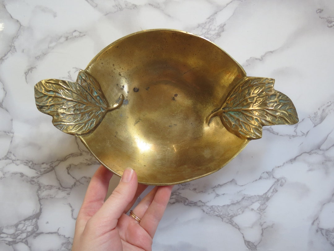 Vintage Brass Leaf Bowl // Ornate Leafy Handled Bowl, Brass Candy Dish