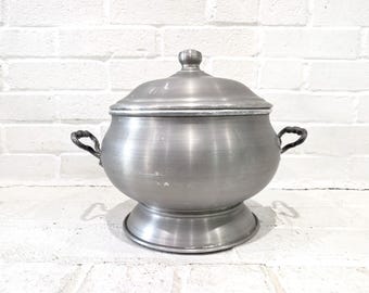 Vintage Pewter Tureen // Colonial Style Serving Dish, Lidded Sauce Bowl, Farmhouse Servingware, Rustic Metal Handled Bowl