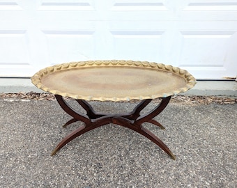 Mesa de centro vintage de latón // Mesa auxiliar grande de latón con base plegable, muebles de Oriente Medio estilo marroquí e indio