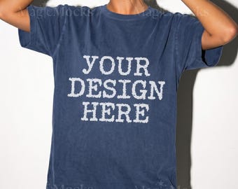 TRUE NAVY Comfort Colors C1717 Tshirt Mockup | CC 1717 T-Shirt Mock-up | Realistisches Studio weibliches Modell | Trendy Oversized Frauen Shirt Mock