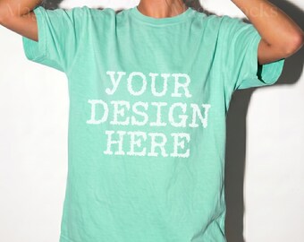 ISLAND REEF Comfort Colors C1717 Tshirt Mockup | CC 1717 T-Shirt Mock-up | Realistisches Studio weibliches Modell | Trendy Oversized Frauen Shirt Mock