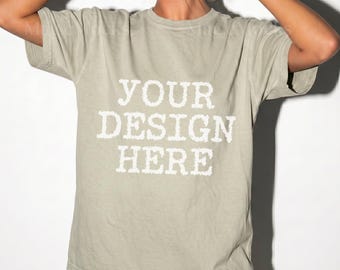 KHAKI Comfort Colors C1717 Tshirt Mockup | CC 1717 T-Shirt Mock-up | Realistisches Studio weibliches Modell | Trendy Oversized Frauen Shirt Mock