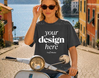 Maqueta de camiseta GRAPHITE Comfort Colors 1717, C1717, Maqueta de camiseta estilo de vida mediterráneo veraniego con scooter Vespa, Maquetas de camisetas para impresión bajo demanda