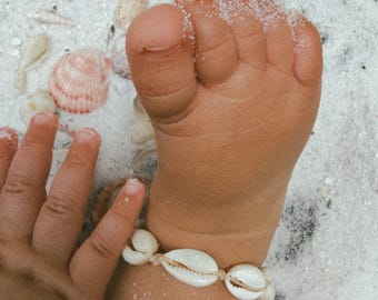 Enkelbandje van kauri schelp voor baby's, peuters en kinderen | Verstelbare strandsieraden | Handgemaakt enkelbandje in kuststijl